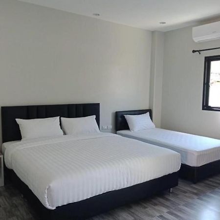 Oyo 259 Baan Napatr Praia de Bang Tao Exterior foto